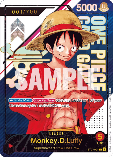 Sammelkarte mit Monkey D. Luffy aus „One Piece“, auf der Werte, Fähigkeiten und der Text „SAMPLE“ über das Bild hinweg zu sehen sind. Die Karte ist mit der Nummer 001/700 versehen.