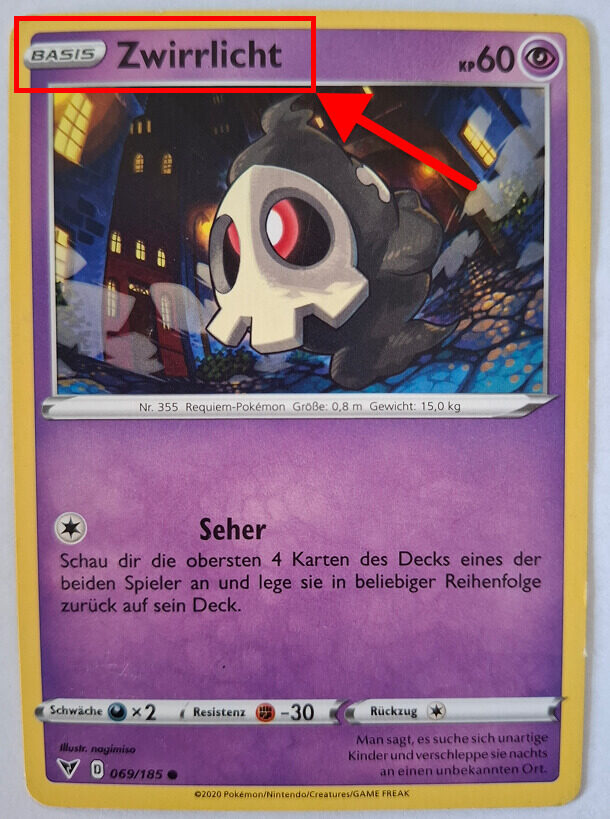 Pokémon-Karte von Zwirrlicht mit 60 KP. Eine rote Markierung hebt den Namen „Zwirrlicht“ und die Entwicklungsstufe „Basis“ oben auf der Karte hervor.